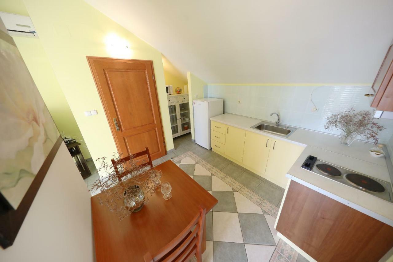 Apartments Villa Marnii Kožino Exterior foto